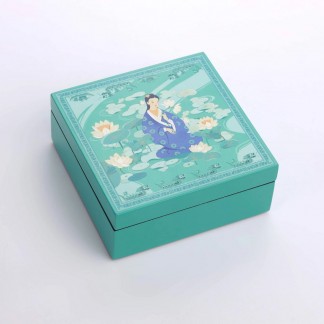 Square lacquer box with the Princess AN TU 15*15*6 cm